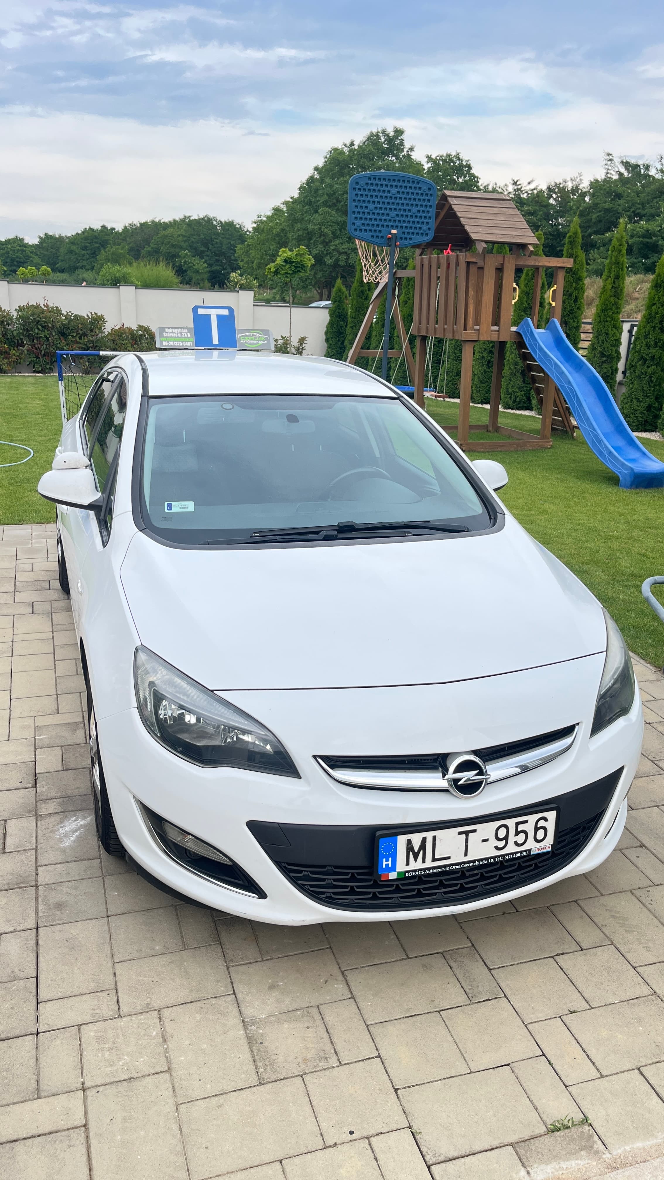 OPEL ASTRA J  – galéria borítókép