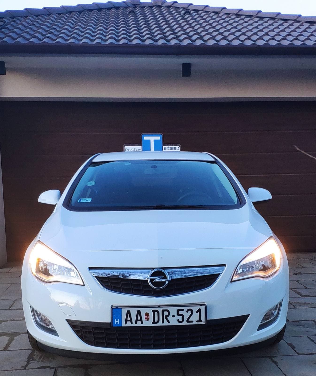 OPEL ASTRA J – galéria borítókép